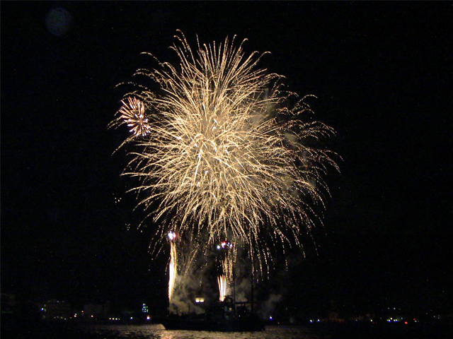 2012年、清水海上花火